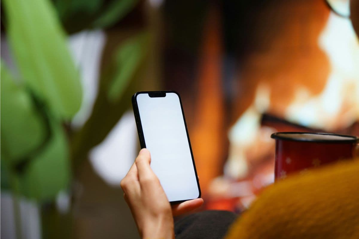 How to Stop Phone From Overheating and Cool It Down Safely