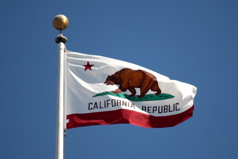 what is the best free government phone program in california? 