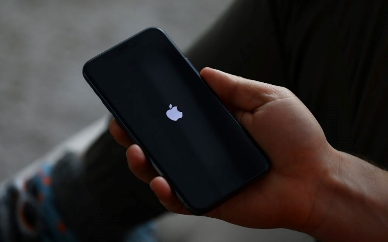 iphone se sim free