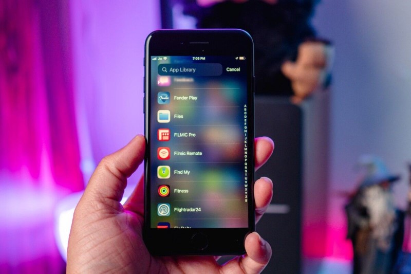 iphone se 3 - best iphone for the elderly