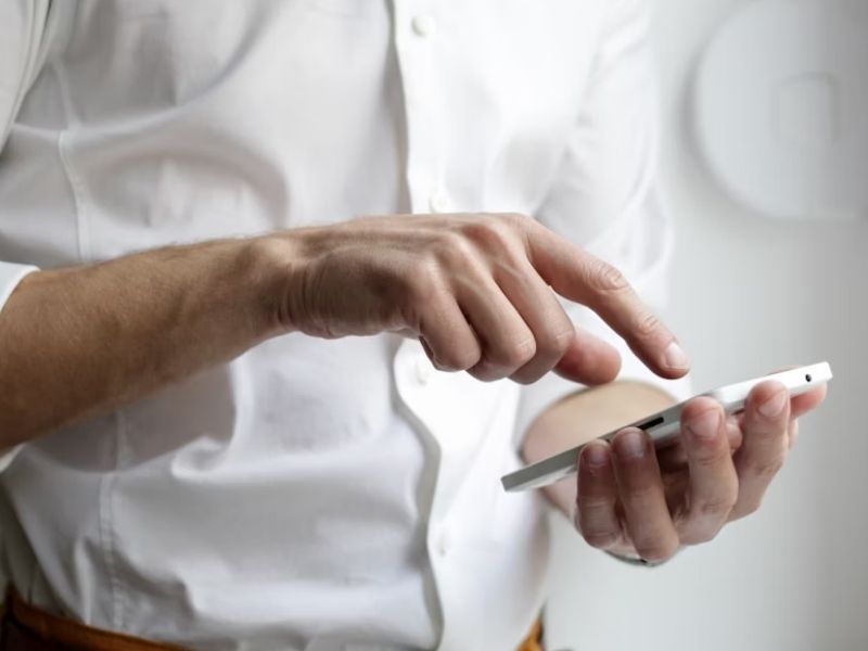 when does free phone service end