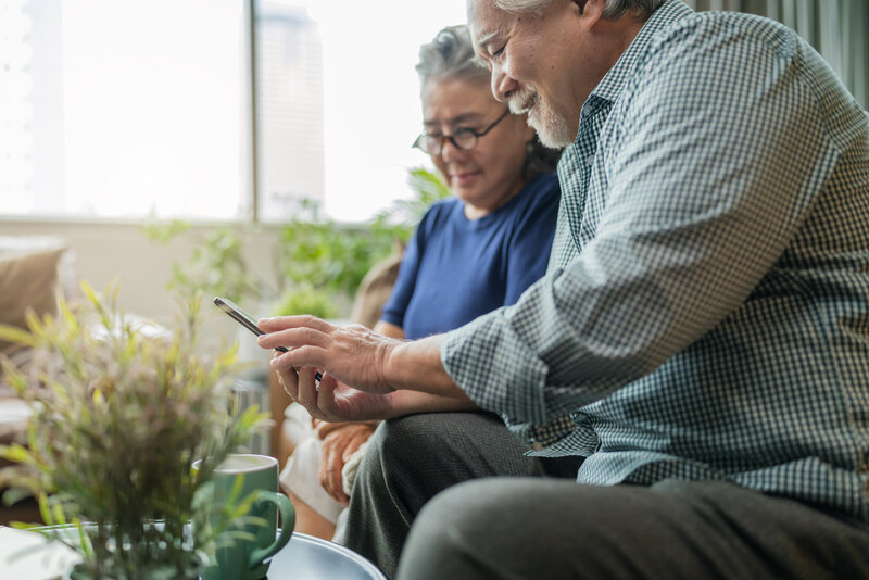 how to get a free phone for seniors 1