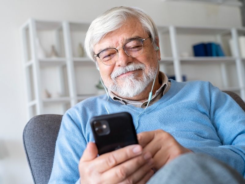 free phone for seniors 1