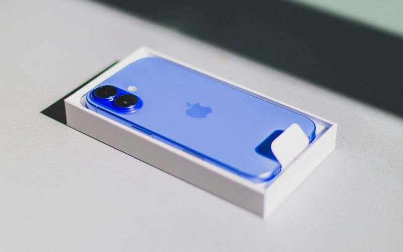 free-iphone-16-when-you-switch-featured