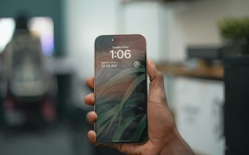free-iphone-pro-max-tag-mobile