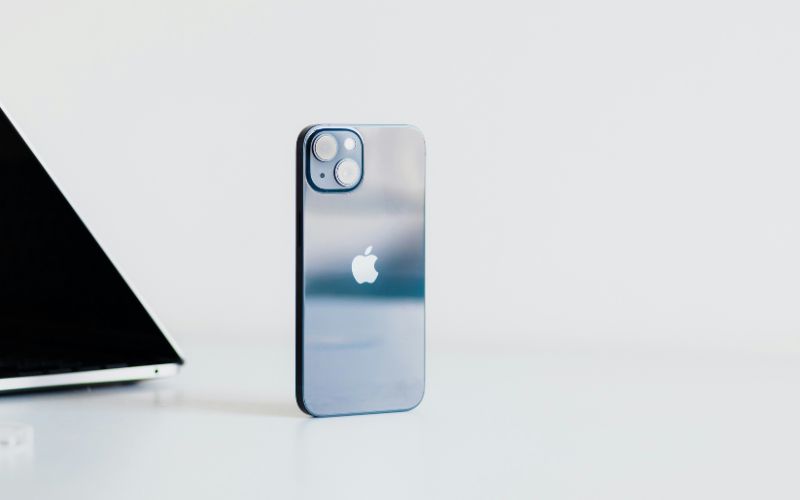does-iphone-13-have-a-sim-card-find-slot