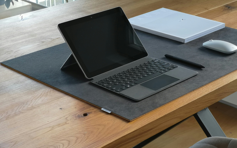 free-laptop-or-tablet-tag-mobile