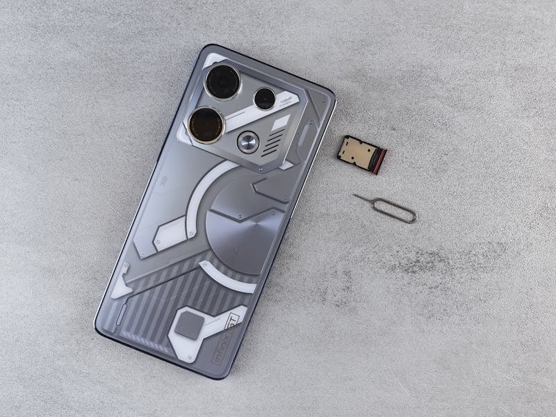 do i need a sim card for international travel 1