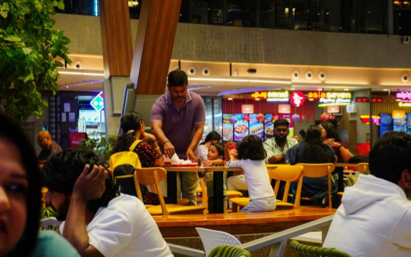 where-do-kids-eat-free-today-tips