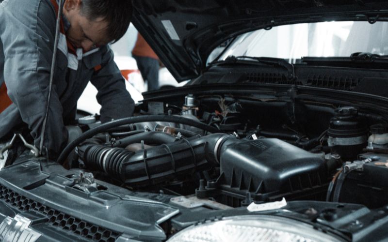 how-to-check-oil-level-in-car-common-mistakes