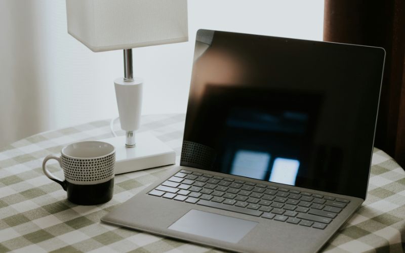 how-to-clean-laptop-screen-check-before-cleaning