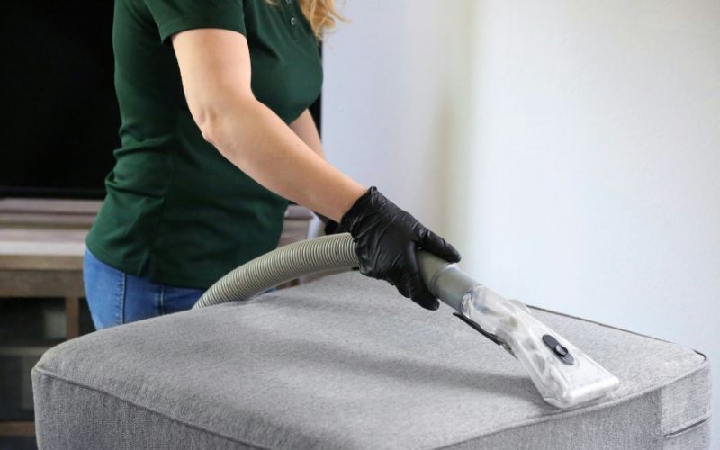 how-to-clean-leather-couch-1