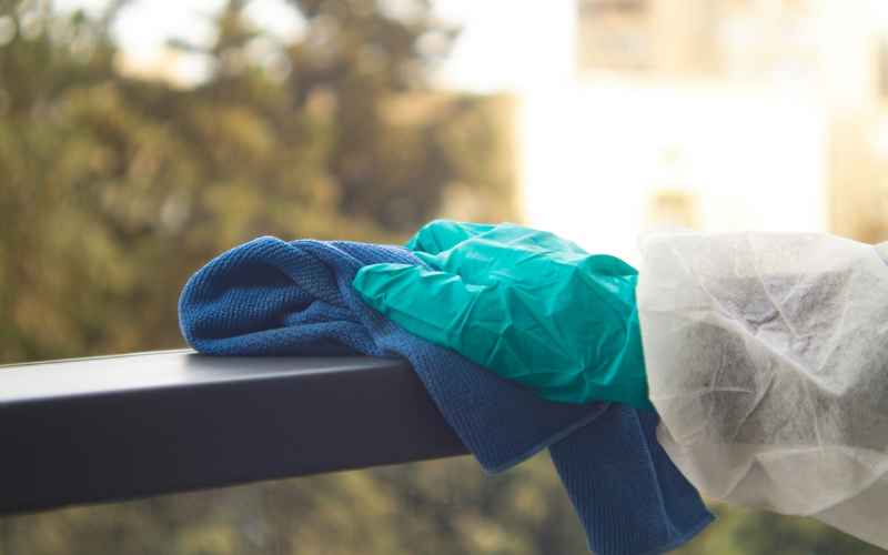 how-to-clean-window-screens-without-removing-them