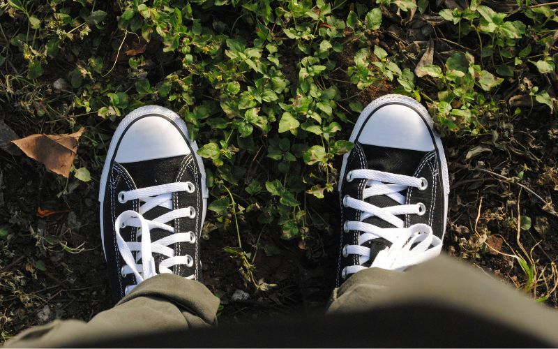 how-to-stop-shoes-from-squeaking-when-walking