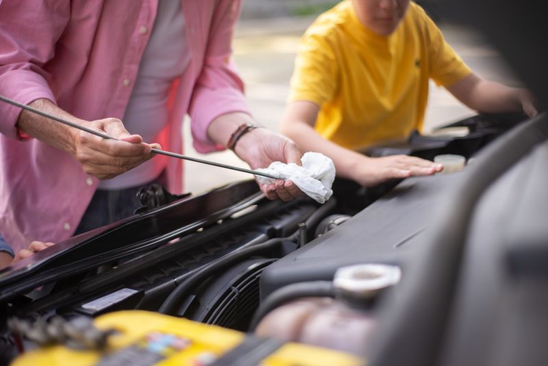 how to check oil level in car with a dipstick