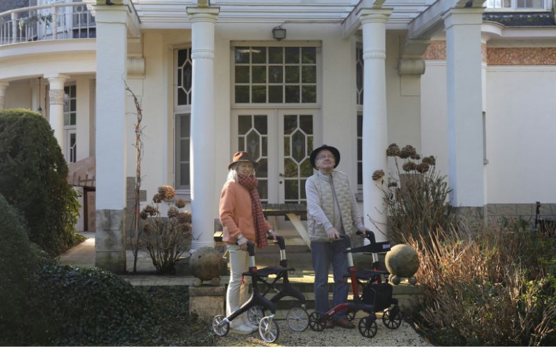 assisted-living-vs-independent-living-can-move