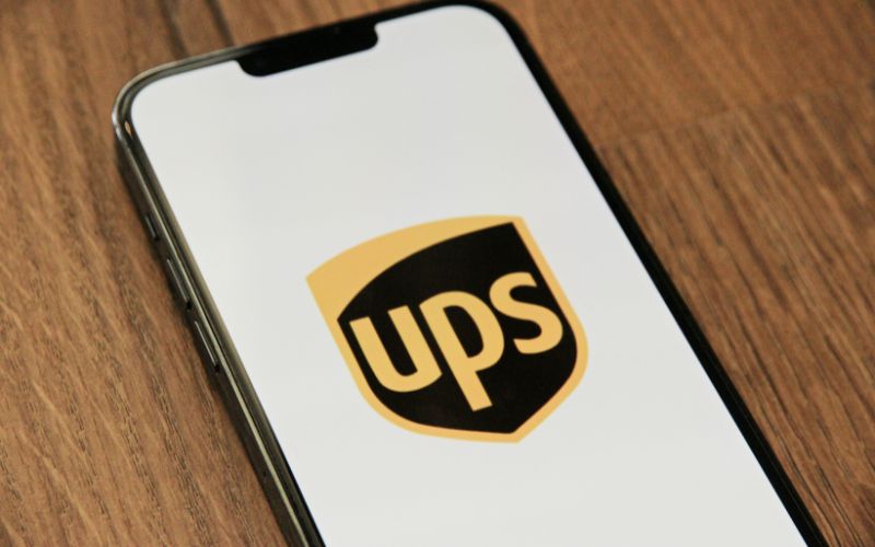 does-ups-deliver-on-sunday-no