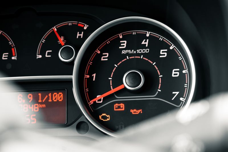 how to check oil level in car on dashboard