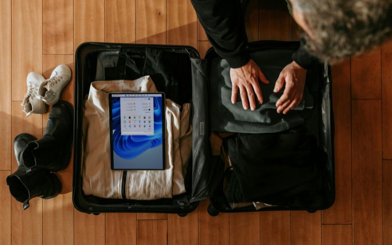 how-to-pack-a-suitcase-efficiently-step-by-step