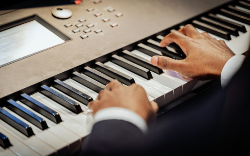 what-is-a-midi-keyboard-digital-piano-vs-synthesizer