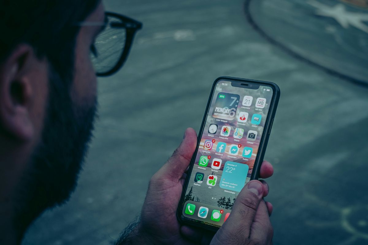 How to Get Free Hotspot: 7 Best Legit Ways to Get Connected