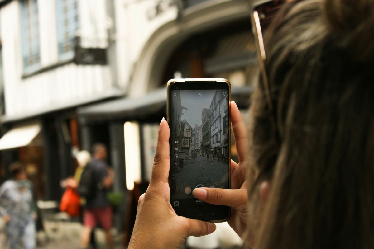 How to Know If Someone Screenshots Your Instagram Story: What You Can and Can’t See