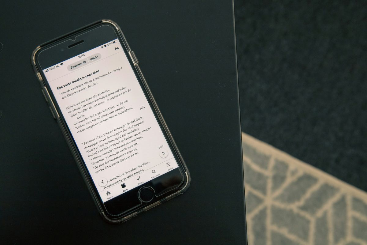 How to Scan a Document on iPhone: From Paper to PDF in Minutes