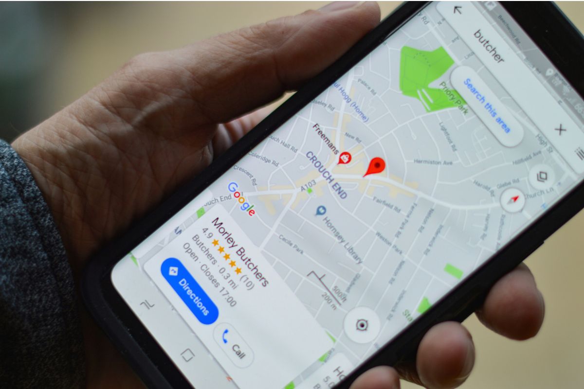 How to Stop Sharing Location Without Them Knowing: Visibility Rules Explained