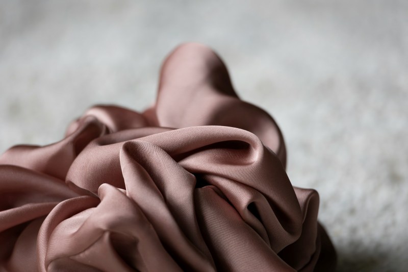 how to iron silk