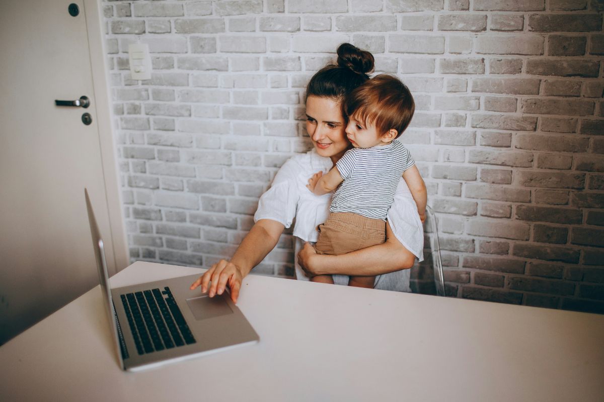 25+ Jobs for Single Moms: Flexible, Remote, and High-Paying Options