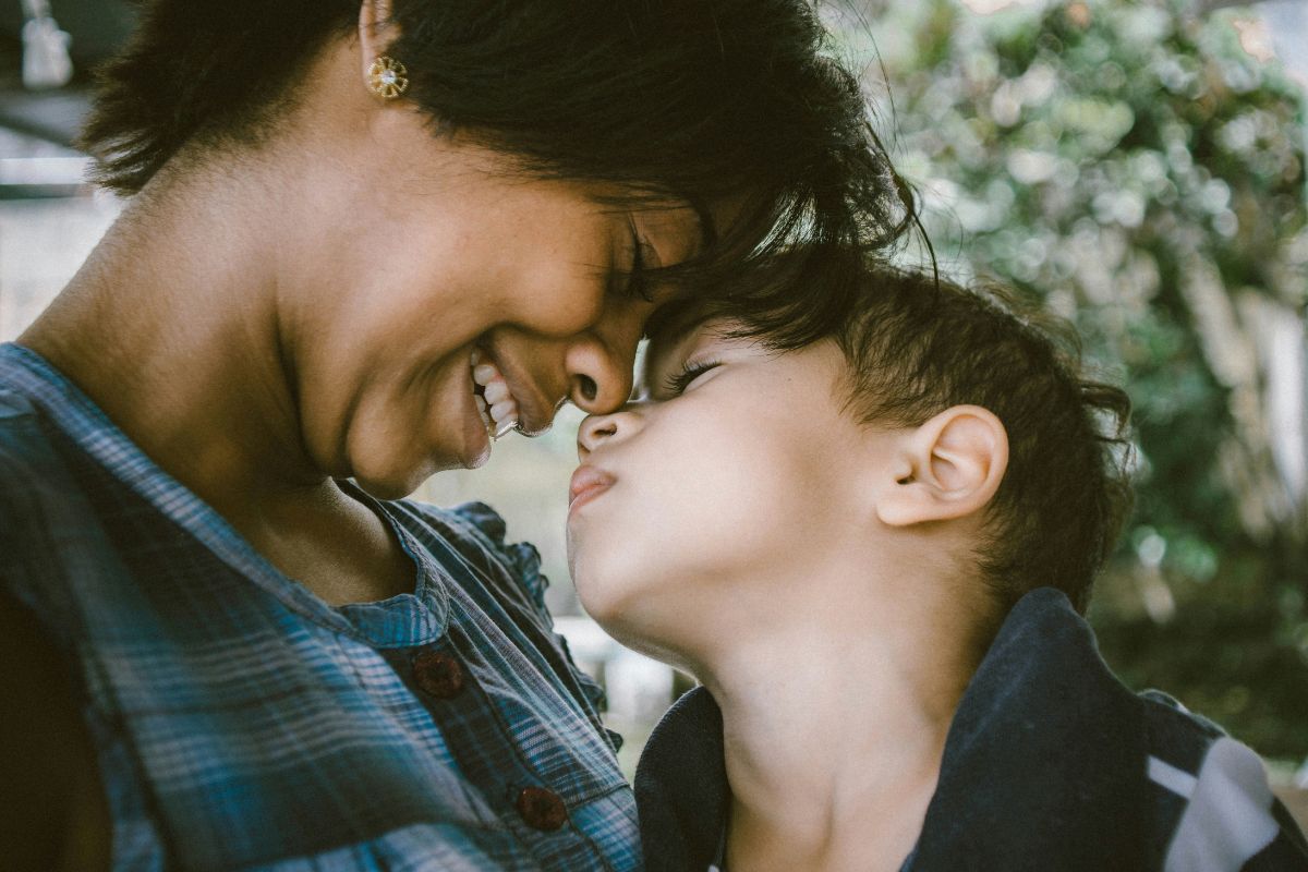 12 Programs to Help Single Moms: Find the Right Support