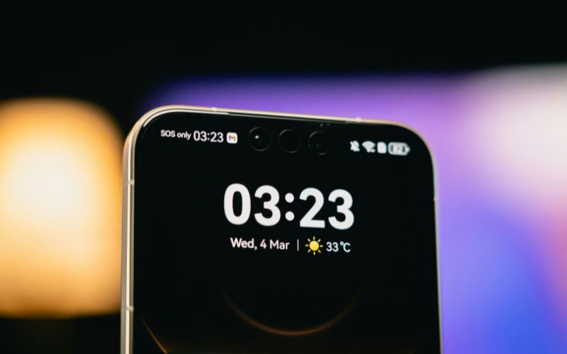 why-is-my-phone-on-sos-how-to-prevent